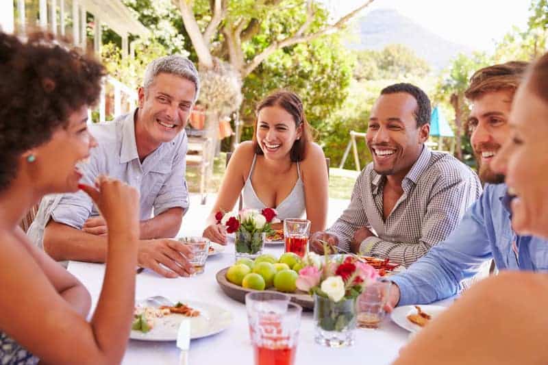dining-bars-and-nightclubs