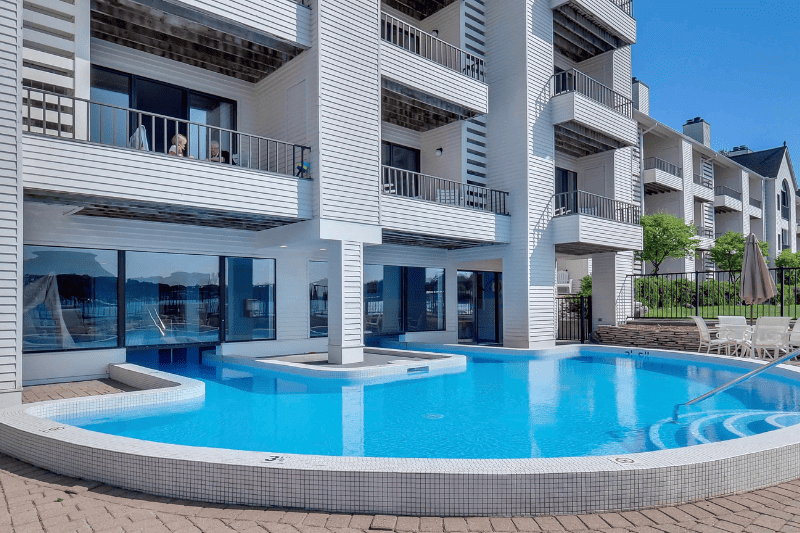 Edgewater-Inn-Pool-Exterior