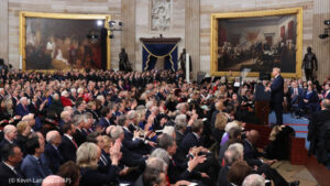 «Nicolás Maduro responde a Donald Trump tras autorización de operaciones militares de la CIA en Venezuela: “No queremos una guerra”» 2 inauguration trump swearing in 25020627943215 2 1024x578 1