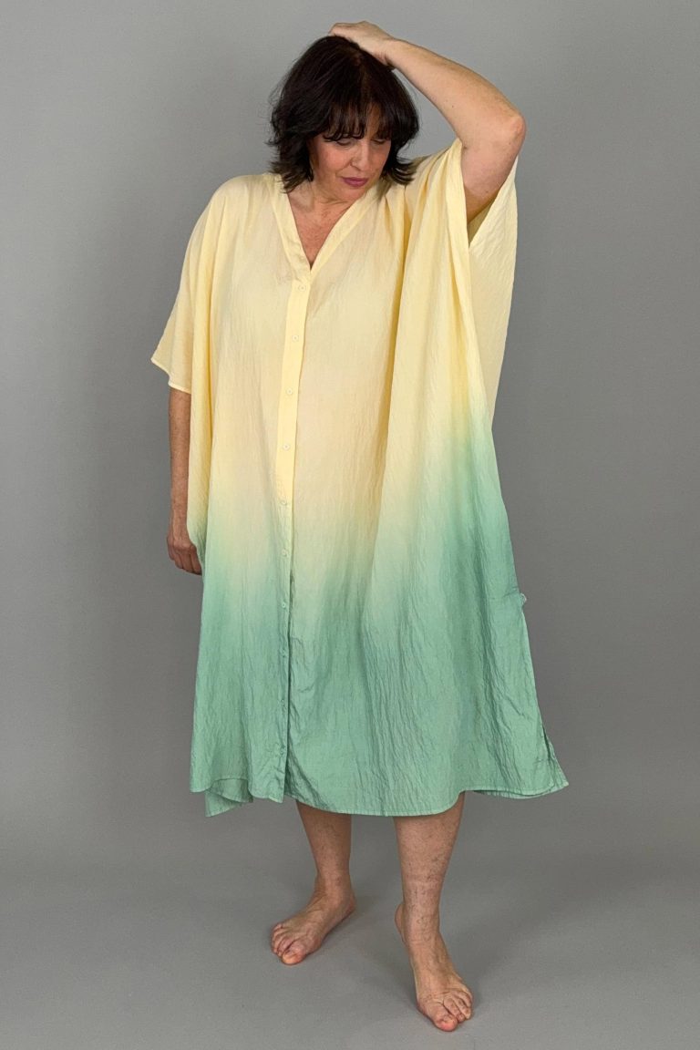 Kaftan Nura dip-dye aus EcoVero™ Viskose mit recyceltem Polyamid