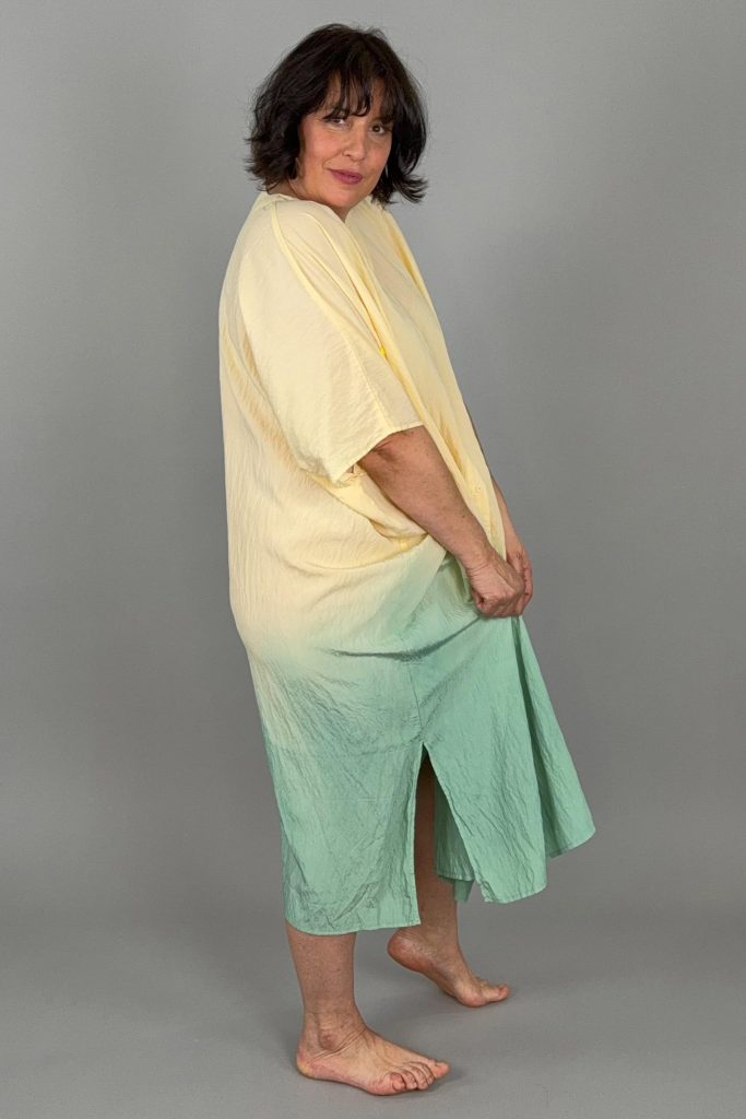 Kaftan Nura dip-dye aus EcoVero™ Viskose mit recyceltem Polyamid