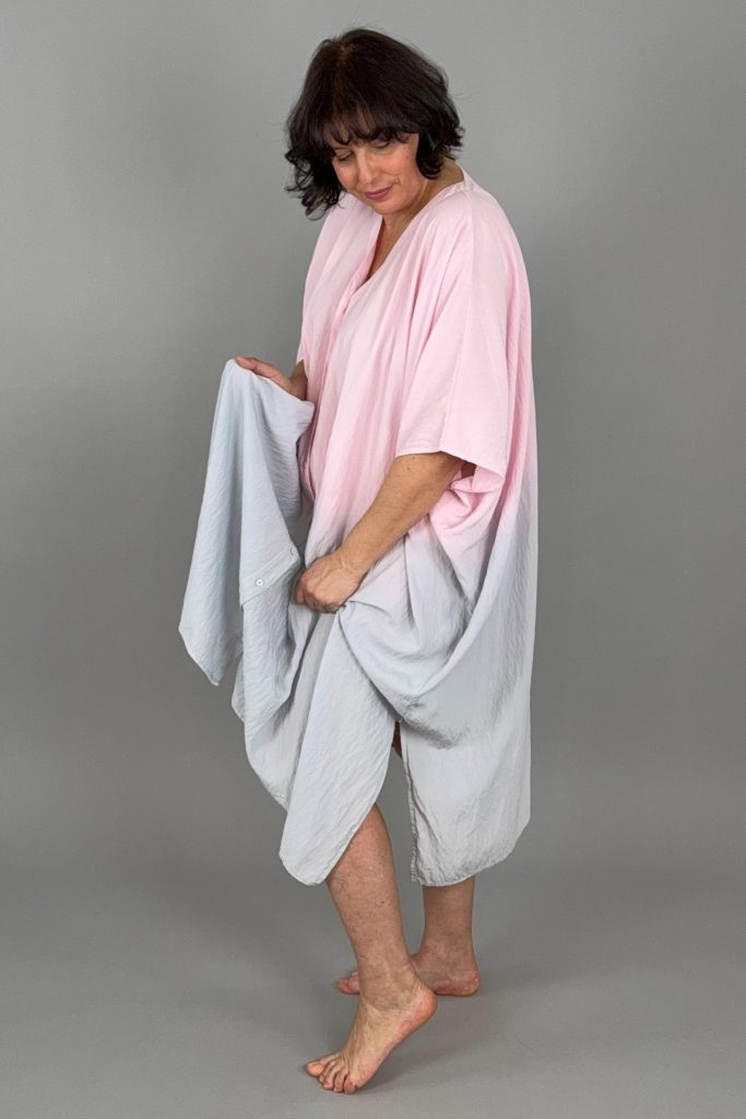Kaftan Nura dip-dye aus EcoVero™ Viskose mit recyceltem Polyamid