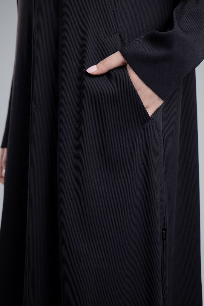 Kleid Vernie aus gerippter, recycelter Mikrofaser