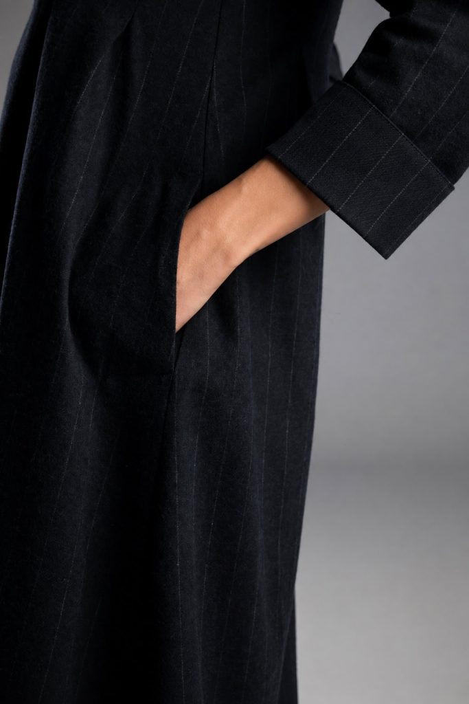 Kleid Kisa Longsleeve aus Wolle mit Nadelstreifen