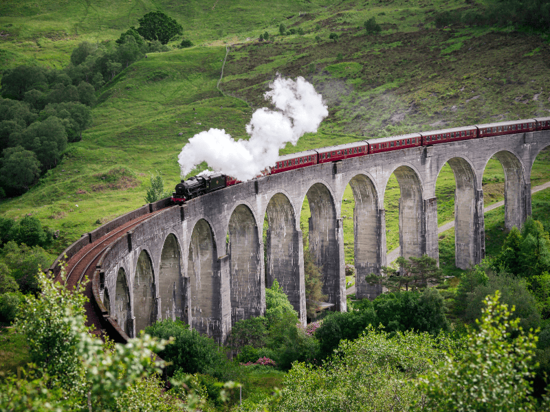 How to photograph the Glenfinnan Viaduct - Emma Jane Explores