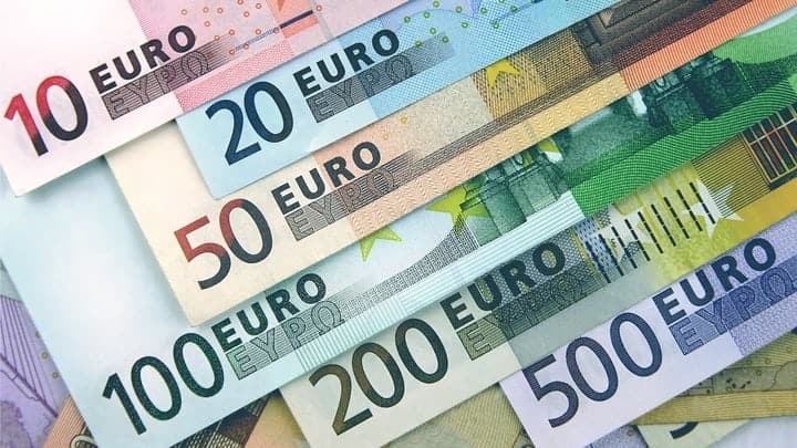 picture of euro notes