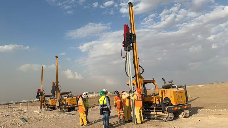 Training on how to operate HXR5 Solar pile driver to complete photovoltaic pile driving