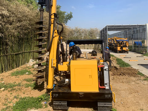 EVERSTAR: Solar pile driver drilling on site.