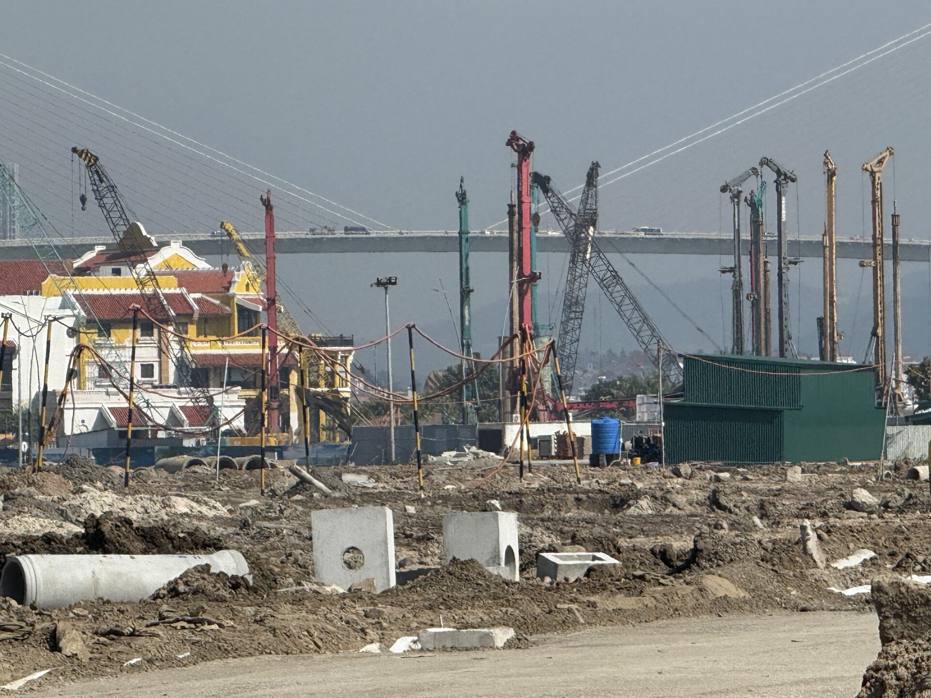EVERSTAR: Drilling tools on construction site.