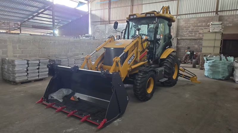 EVERTAR E3CXL Backhoe Loader is suitable for farm use