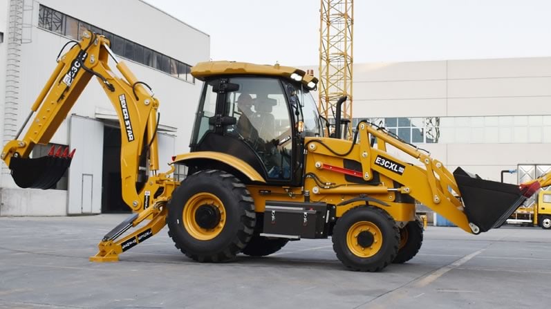 Backhoe loader vs excavator difference