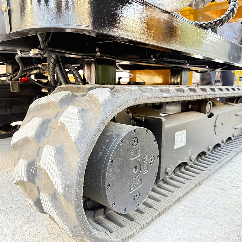 HXR3 Model: Close-Up of the Crawler Track.