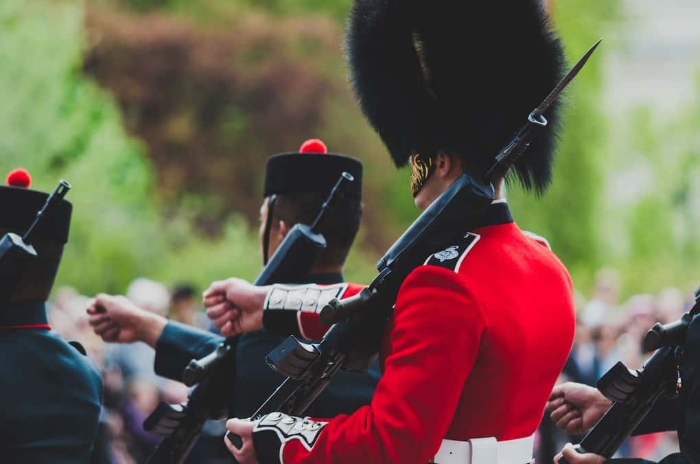 London Attractions: Best Things to Do in London (UK) - Change of Guards in Household Cavalry in London