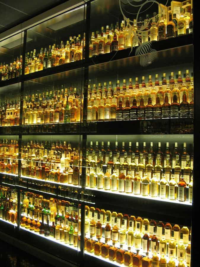 things to do in Edinburgh Scotland: Whisky Museum in Edinburgh
