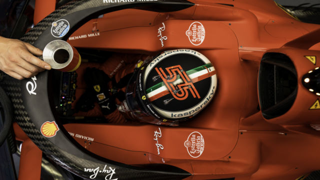 Why do F1 drivers wear knee pads