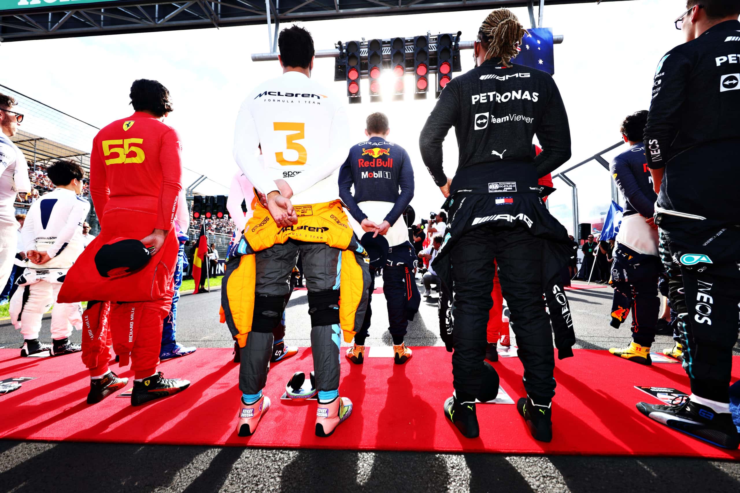 Lewis Hamilton 2 SI202204100329 news scaled 1 The Best F1 News Site | F1 Chronicle