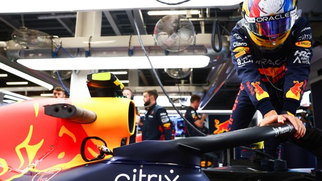 NASCAR VS Formula 1 Driving: Behind The Driver Seat