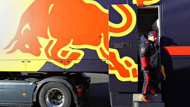 How Do F1 Cars Get Transported