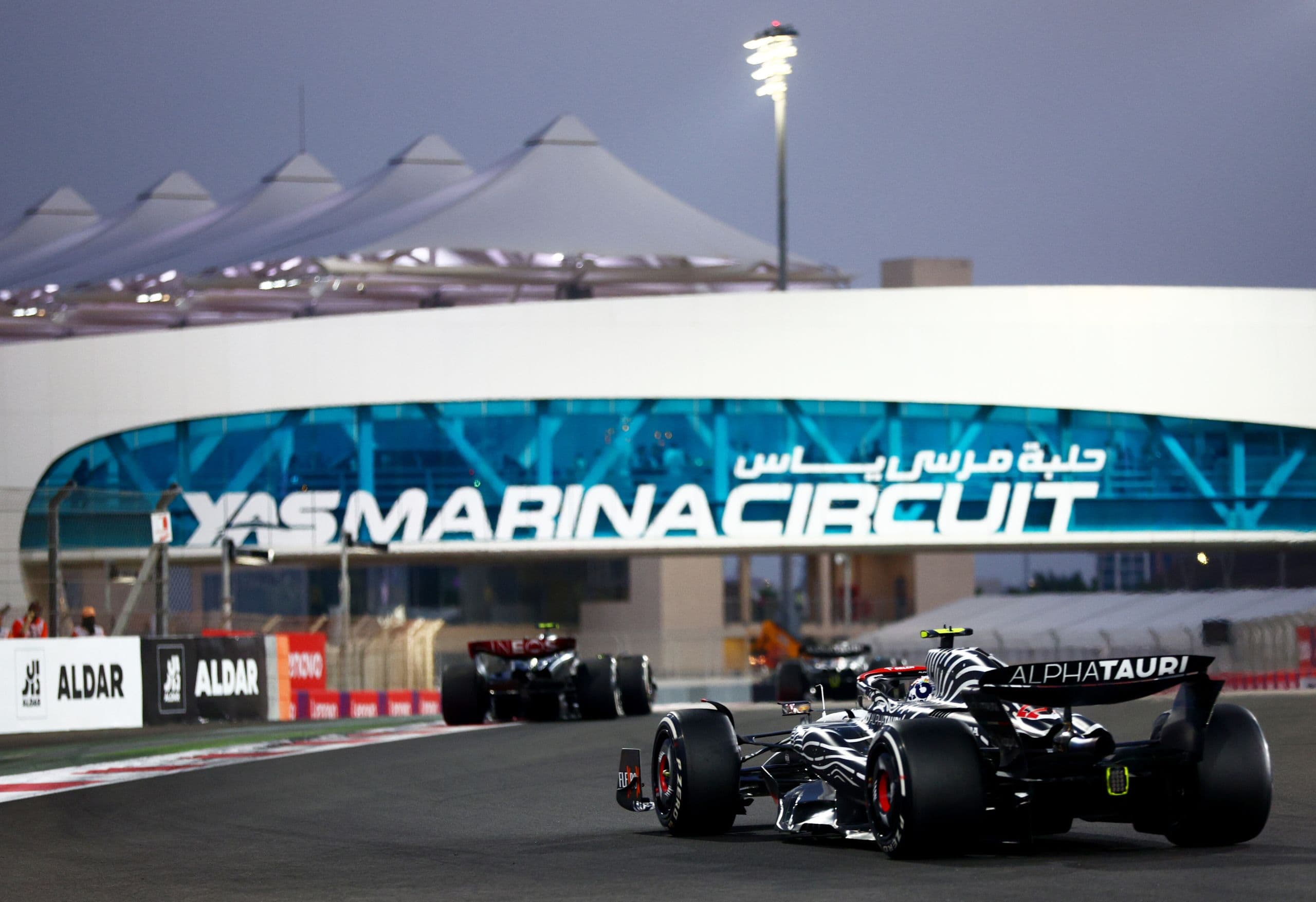 ABU DHABI, UNITED ARAB EMIRATES - NOVEMBER 26: Yuki Tsunoda of Japan driving the (22) Scuderia AlphaTauri AT04 on track during the F1 Grand Prix of Abu Dhabi at Yas Marina Circuit on November 26, 2023 in Abu Dhabi, United Arab Emirates. (Photo by Clive Rose/Getty Images) // Getty Images / Red Bull Content Pool // SI202311260235 // Usage for editorial use only //