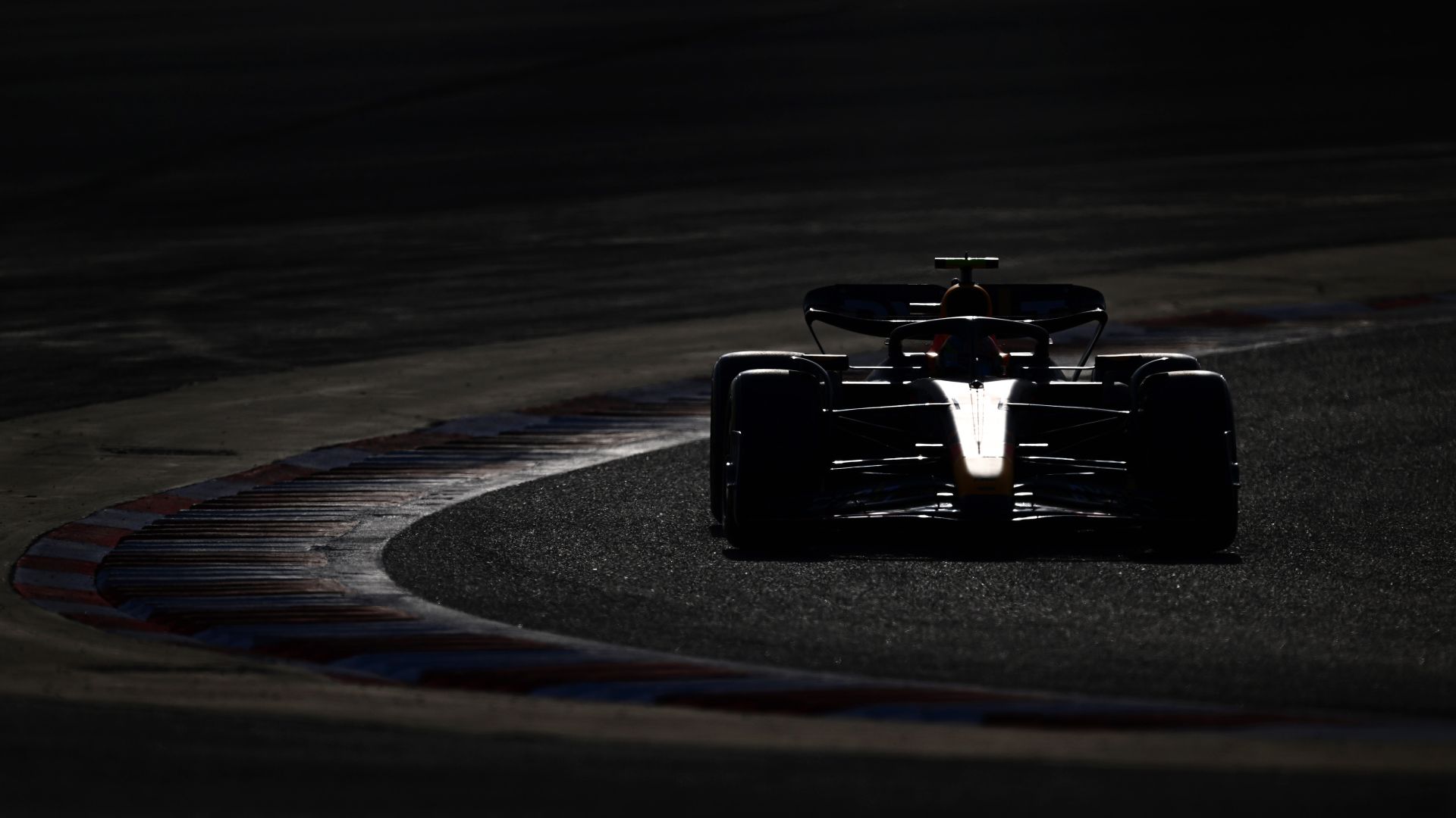 Formula 1 Testing In Bahrain Day Three Is Bahrain F1 An Asphalt Circuit