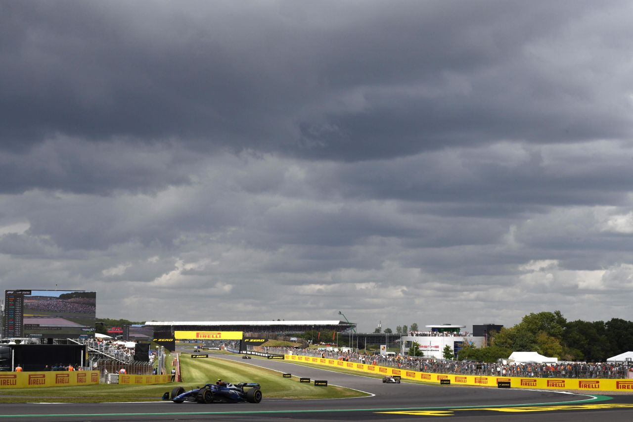 SILVERSTONE CIRCUIT, UNITED KINGDOM - JULY 09: Logan Sargeant, Williams FW45 during the British GP at Silverstone Circuit on Sunday July 09, 2023 in Northamptonshire, United Kingdom. (Photo by James Sutton / LAT Images)