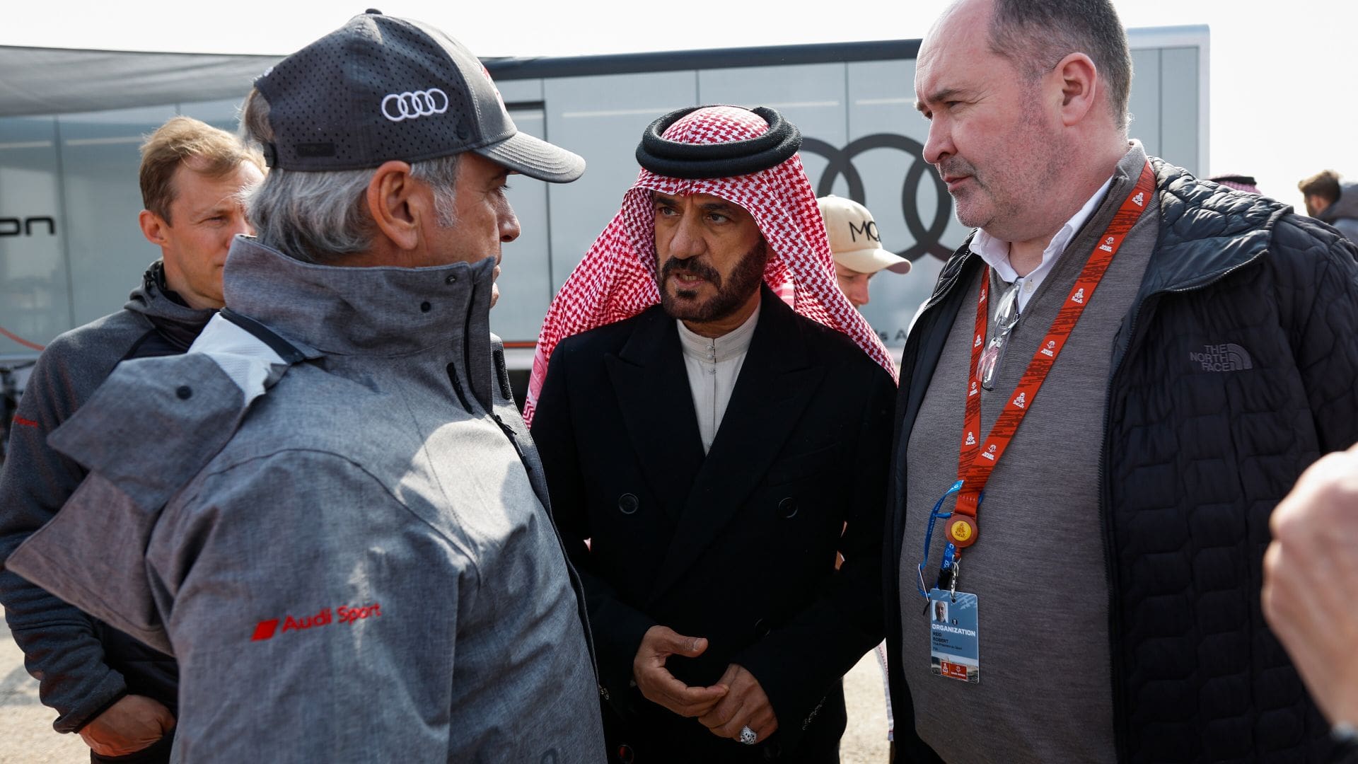 Carlos Sainz With Fia President Mohammed Ben Sulayem And Robert Reid