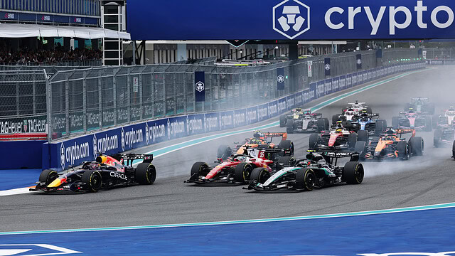 MIAMI, FLORIDA - MAY 03: Max Verstappen of the Netherlands driving the (3) Oracle Red Bull Racing RB22 Red Bull Ford leads Andrea Kimi Antonelli of Italy driving the (12) Mercedes AMG Petronas F1 Team W17 Charles Leclerc of Monaco driving the (16) Scuderia Ferrari SF-26 and the rest of the field at the start during the F1 Grand Prix of Miami at Miami International Autodrome on May 03, 2026 in Miami, Florida. (Photo by Mark Thompson/Getty Images) // Getty Images / Red Bull Content Pool // SI202605030196 // Usage for editorial use only //
