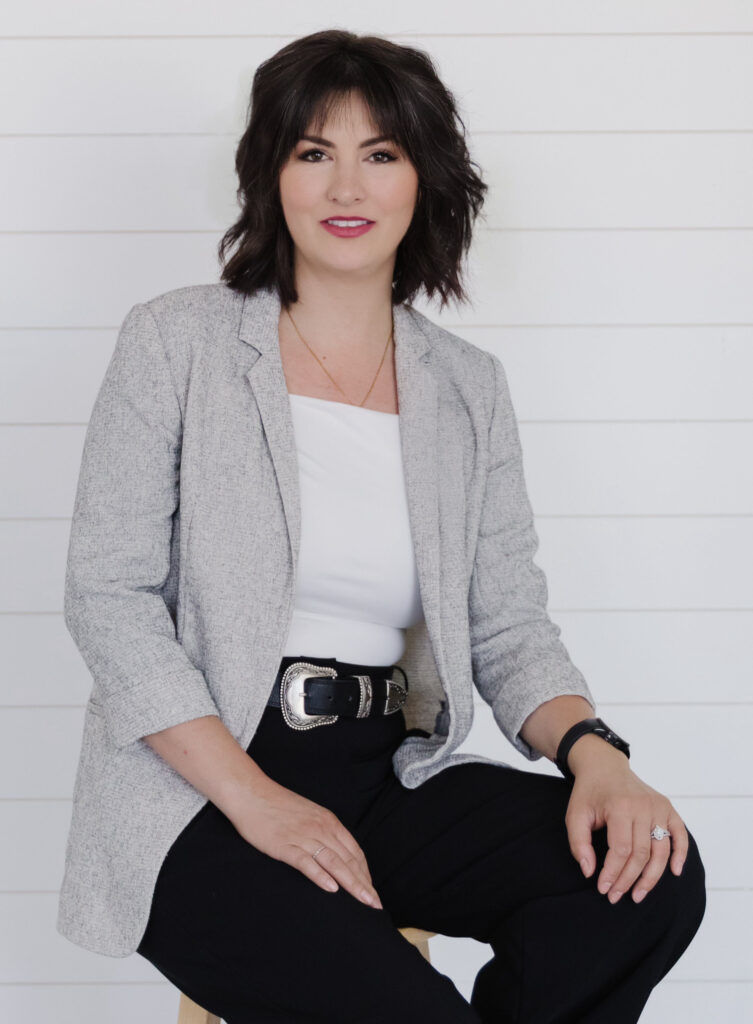 Faith Harmer, experienced real estate agent, ready to help you find your dream home in the local mar.