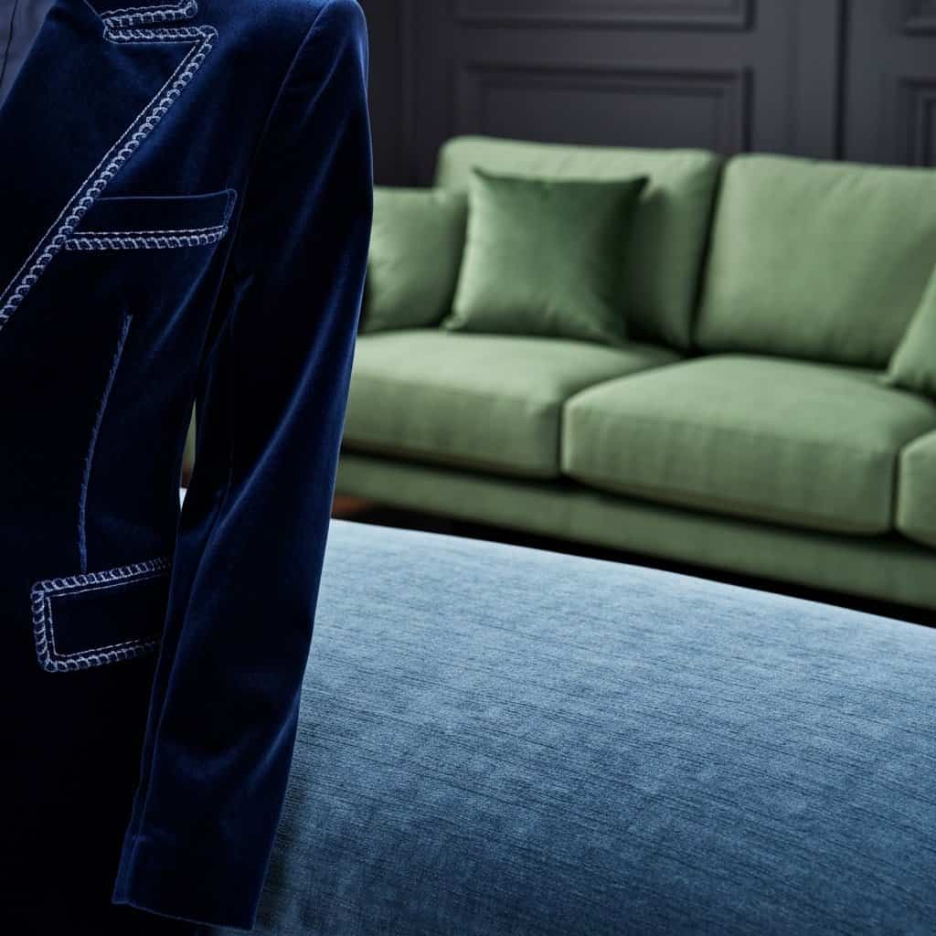 Welur i aksamit: Luksus i elegancja w modzie i wnętrzach