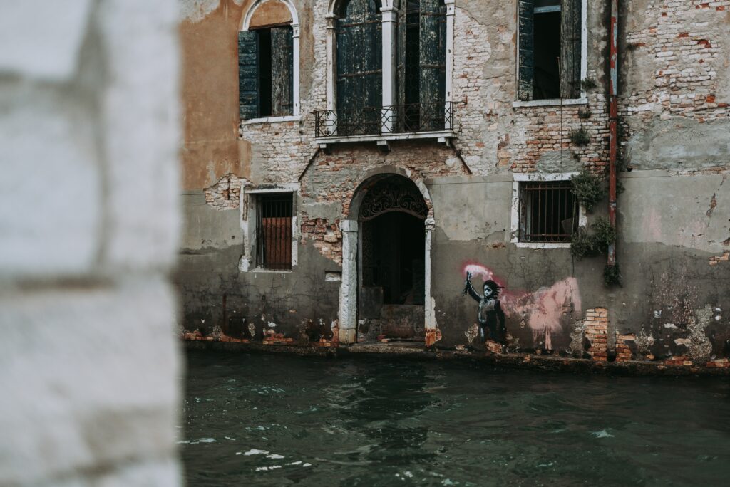 murales banksy italia Banksy venezia murales