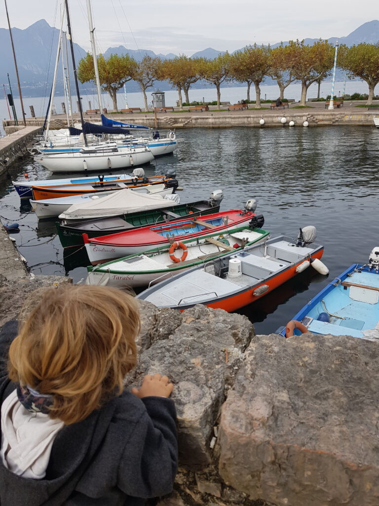 torri del benaco con bambini torri del benaco con bambini