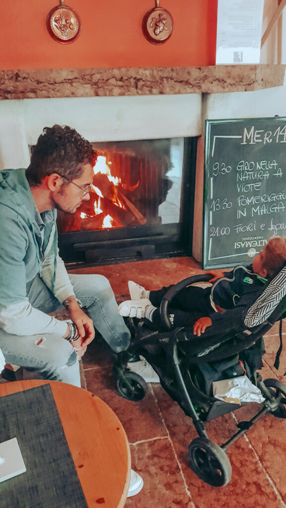 montagna d'estate con bambini