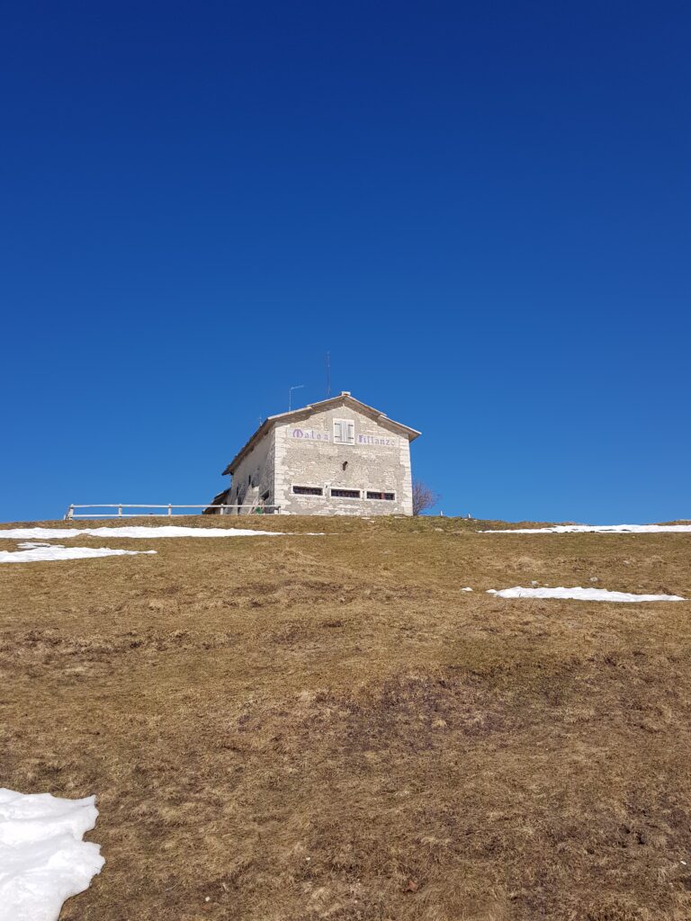 escusione invernale in lessinia malghe in lessinia dove dormire