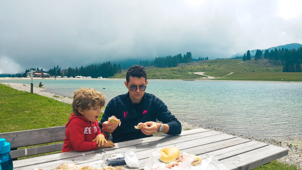 escursioni in montagna con bambini lago coe alpe cimbra