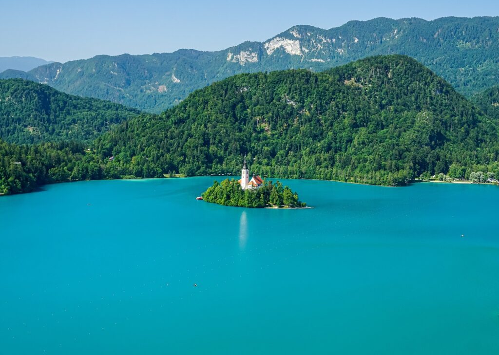 lago di bled vintgar gorge con bambini