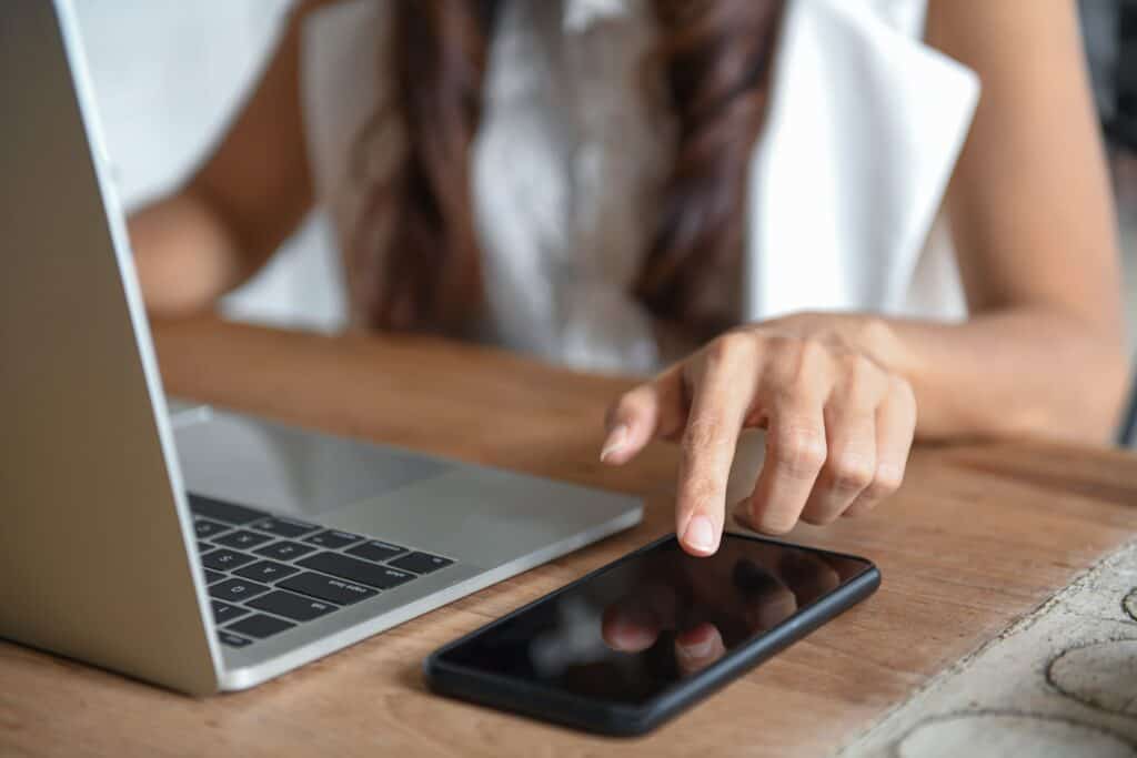 Online cart abandonment showing non-buyer friction in customer experience