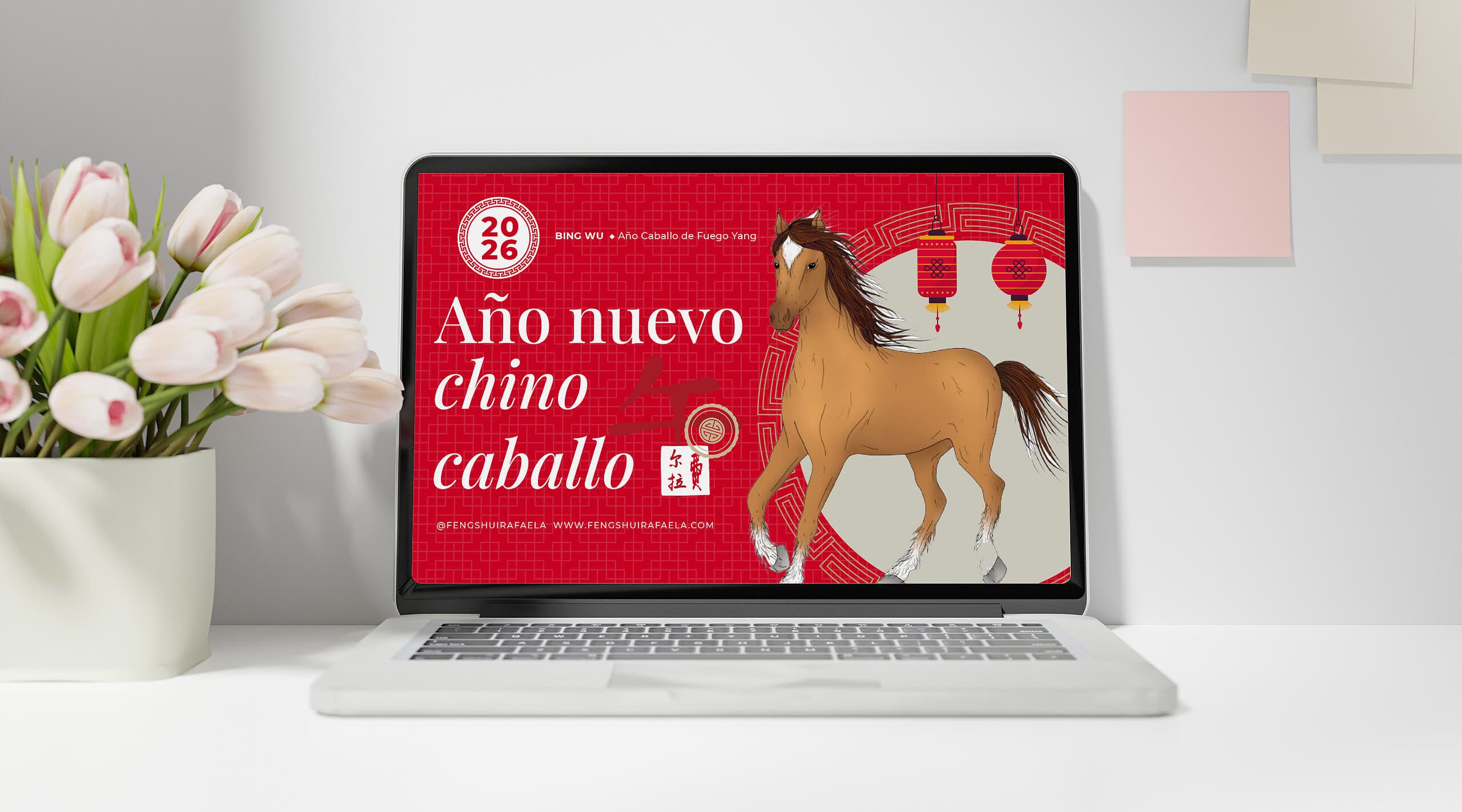 Caballo chino en pantalla de laptop con fondo rojo y elementos tradicionales chinos.