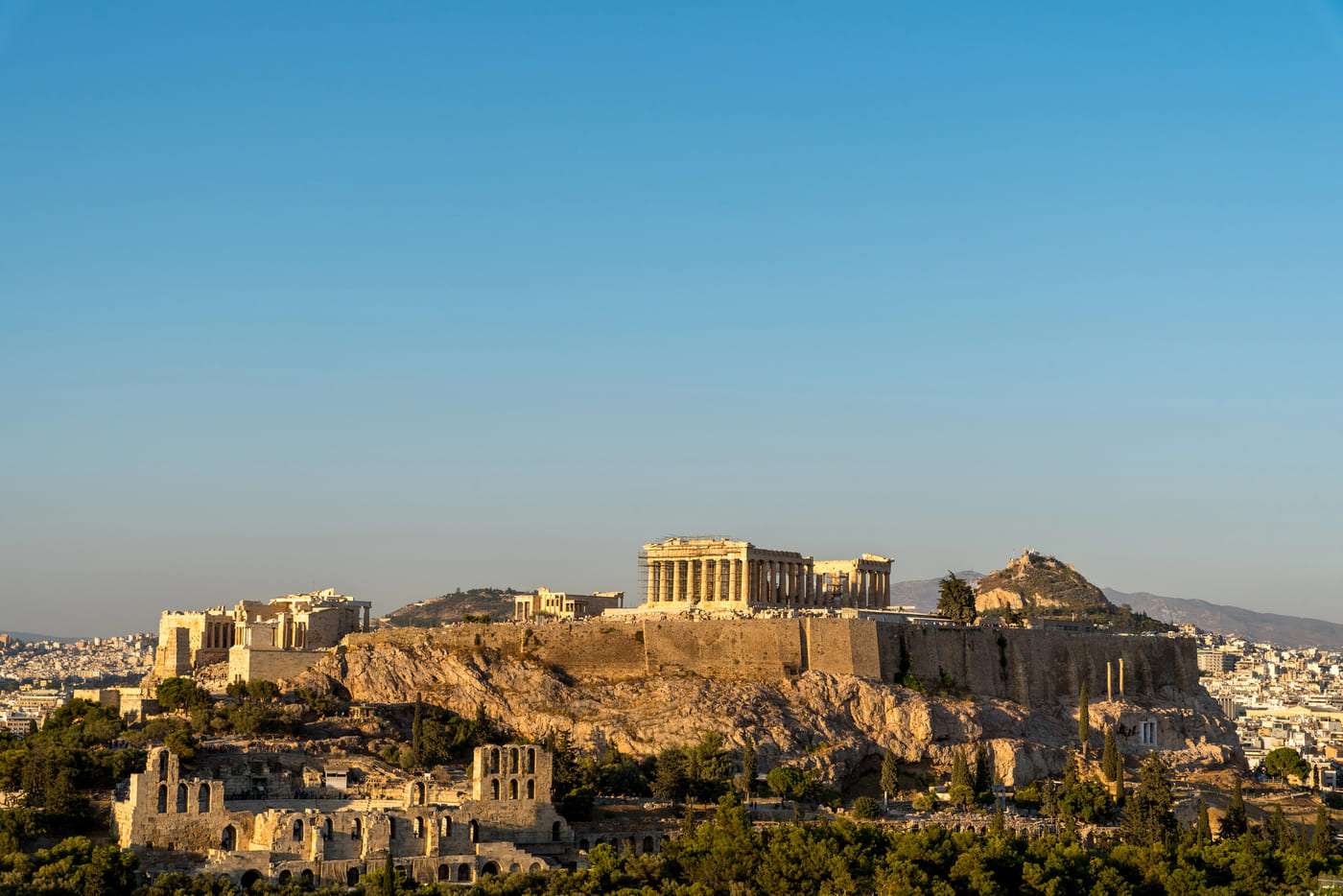 Filosofía en la red: descubriendo la historia y el significado de la Acrópolis de Atenas.