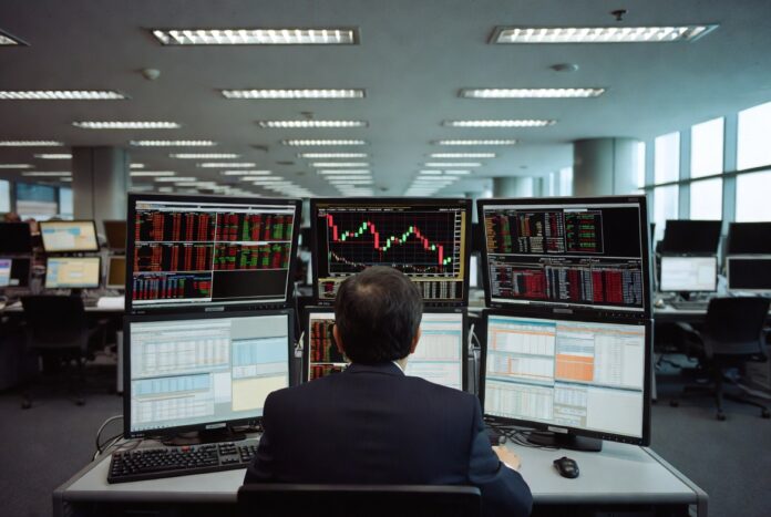 Japan's Market Lost 3.4 Percent on Thursday.The Bank of Japan Blamed a War It Has No Power to Stop.