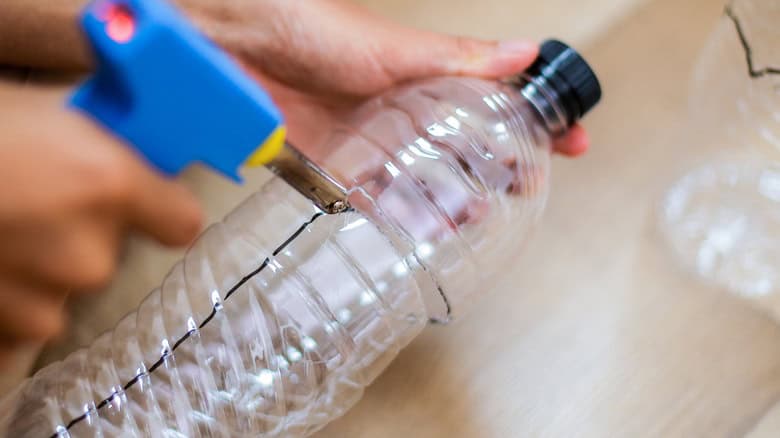 Plastic bottle toilet paper holder DIY