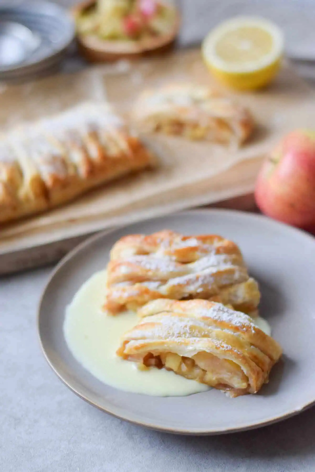 Apfelstrudel mit Blätterteig - schnell &amp; einfach - foodlove by Franzi ...
