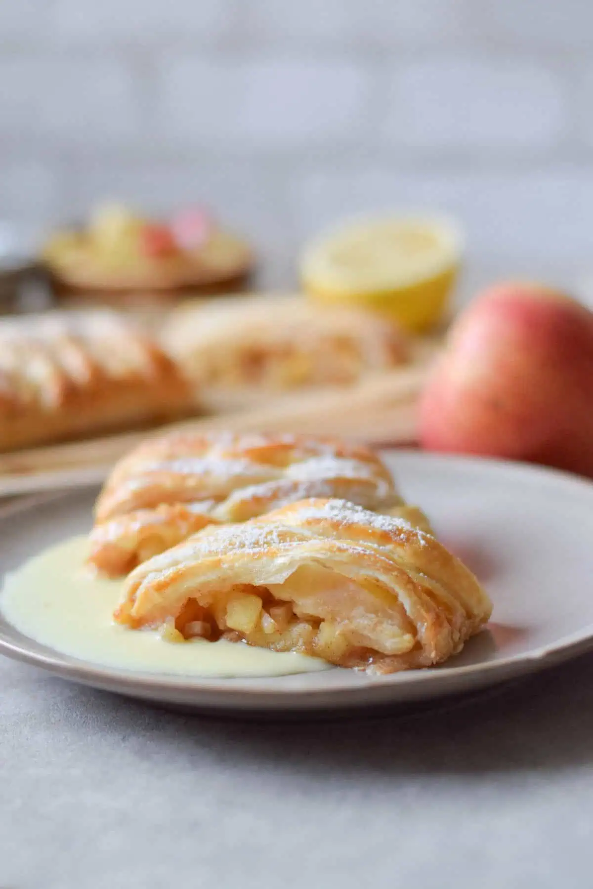 Apfelstrudel mit Blätterteig - schnell &amp; einfach - fl-foodlove
