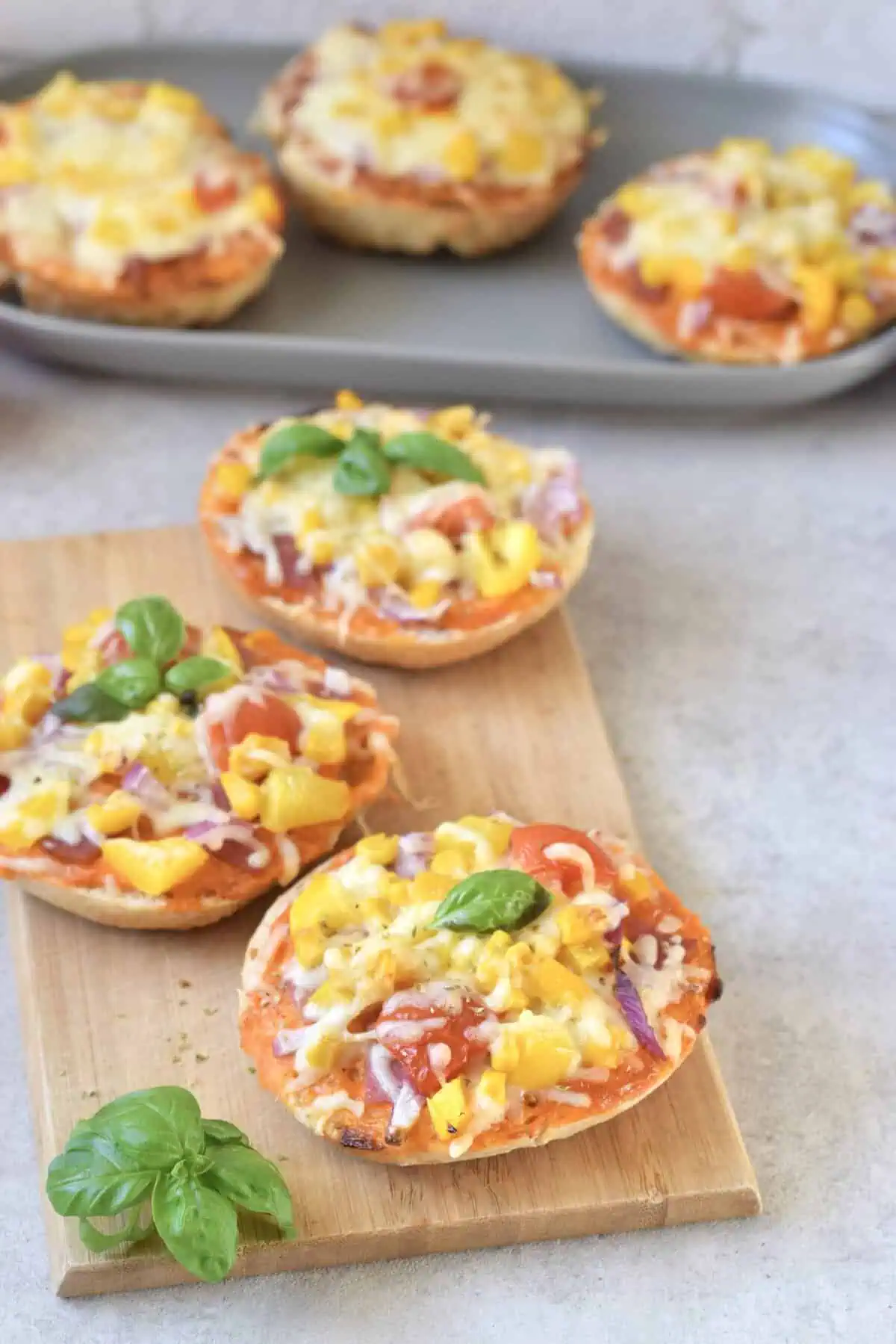 Pizzabrötchen frisch gebacken knusprig