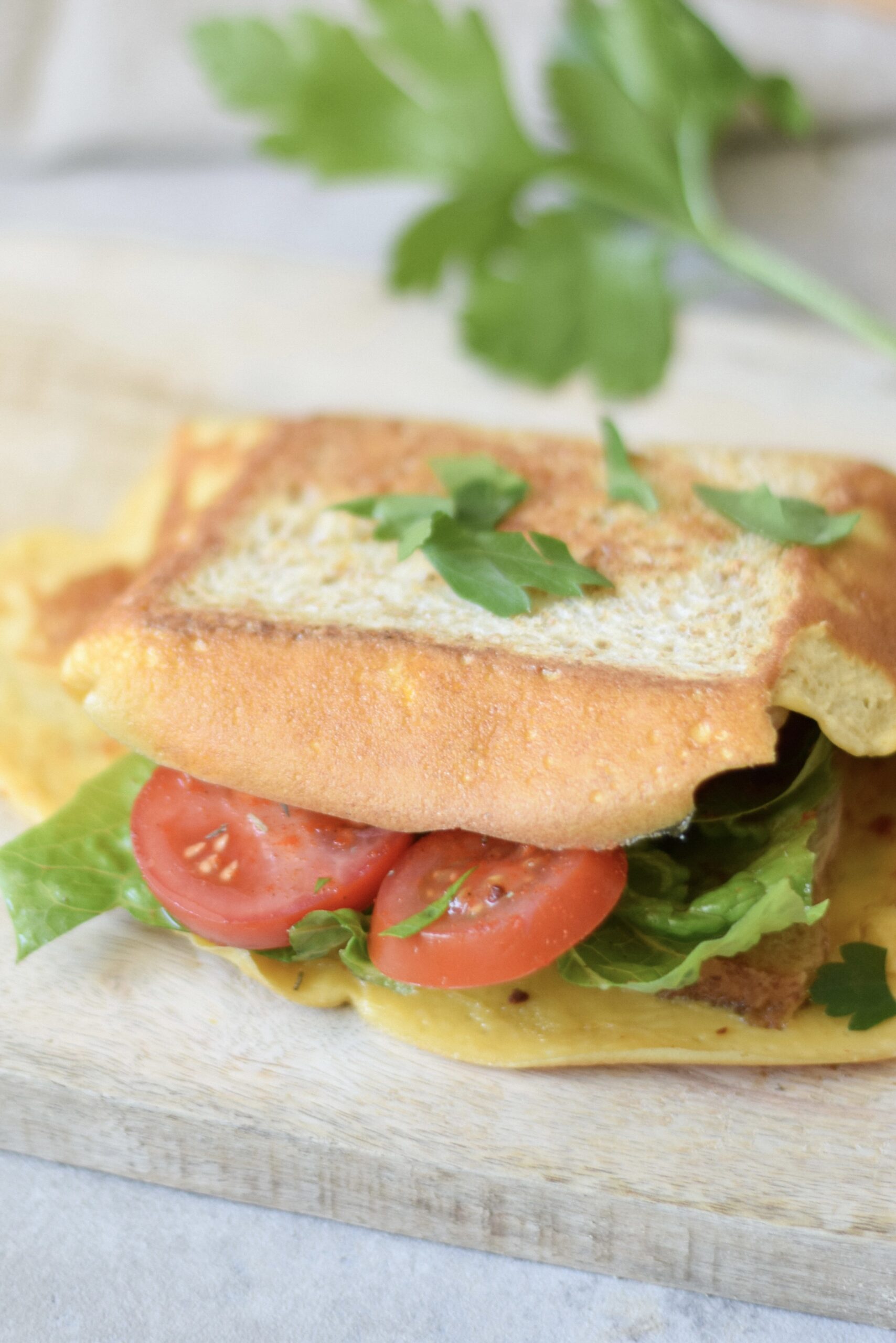 Schnelles Frühstücks-Sandwich mit Ei