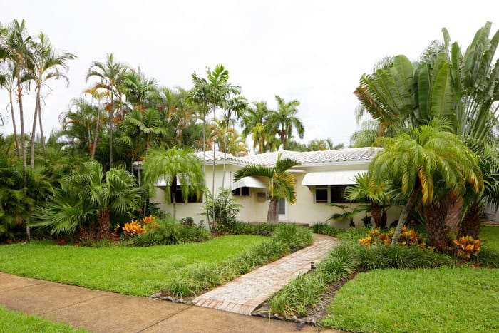 Buy house fast in Florida with cash home buyers, we buy houses, sell my house fast FL, Florida home buyers, quick house sale Florida, cash offers for Florida houses, Florida real estate investors, sell house quickly in Florida, FL property cash buyers, Florida house sale specialists.