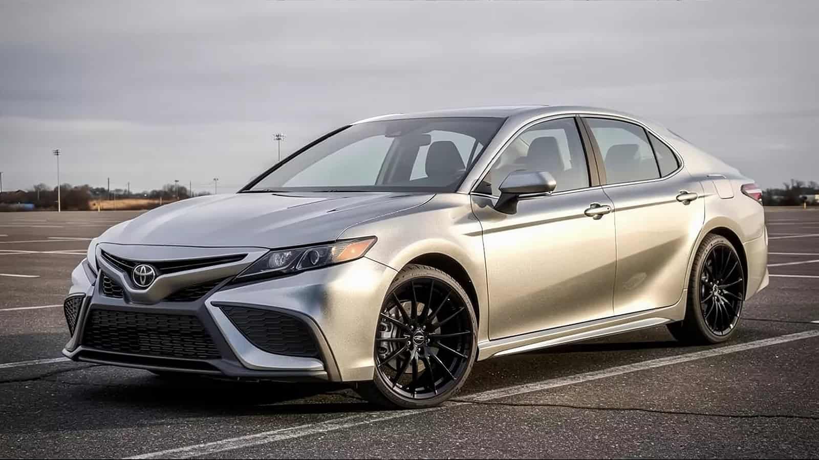 2022 Toyota Camry SE Review