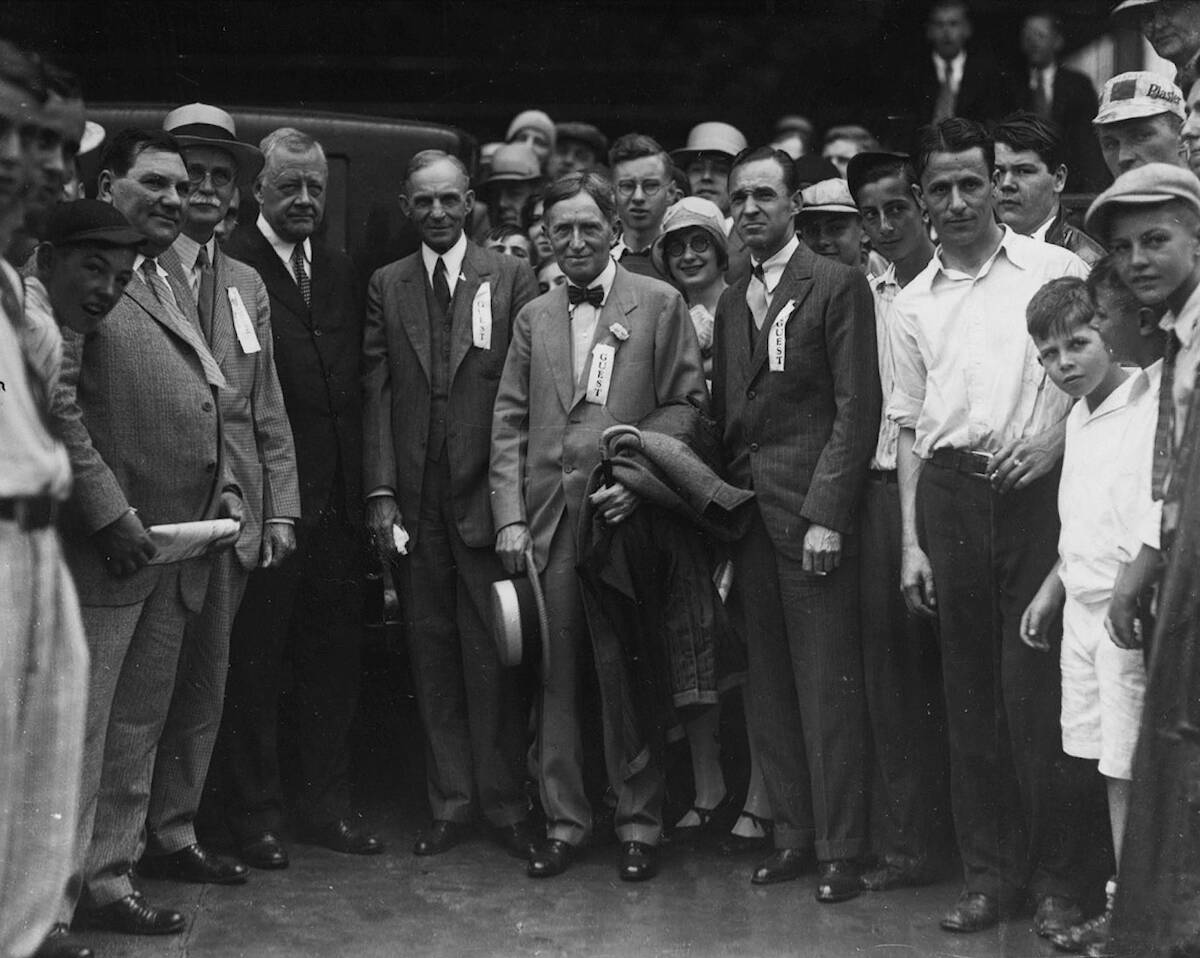 1929