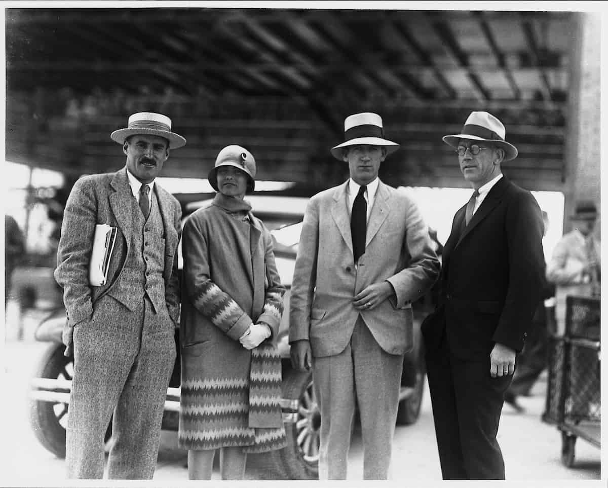 1929