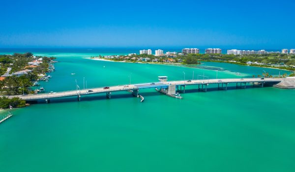 Siesta,Key,Beach,Sarasota,Florida,Beautiful,Sunny,Day,Blue,Waters Siesta Key Beach Sarasota Florida Beautiful Sunny Day Blue Waters Tourists Paradise Sun
