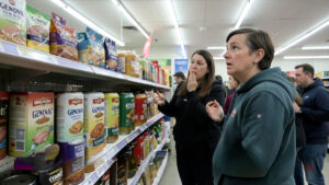 Tri-Union Seafoods expands recall of Genova® Yellowfin Tuna due to botulism risk.